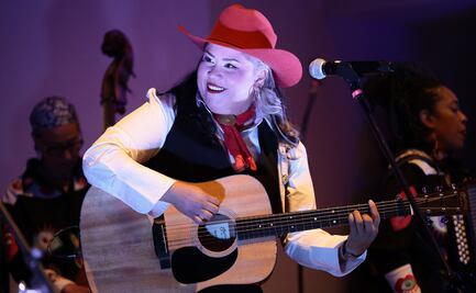 Vivir Quintana le entra al corrido para cantar en contra de la violencia de género