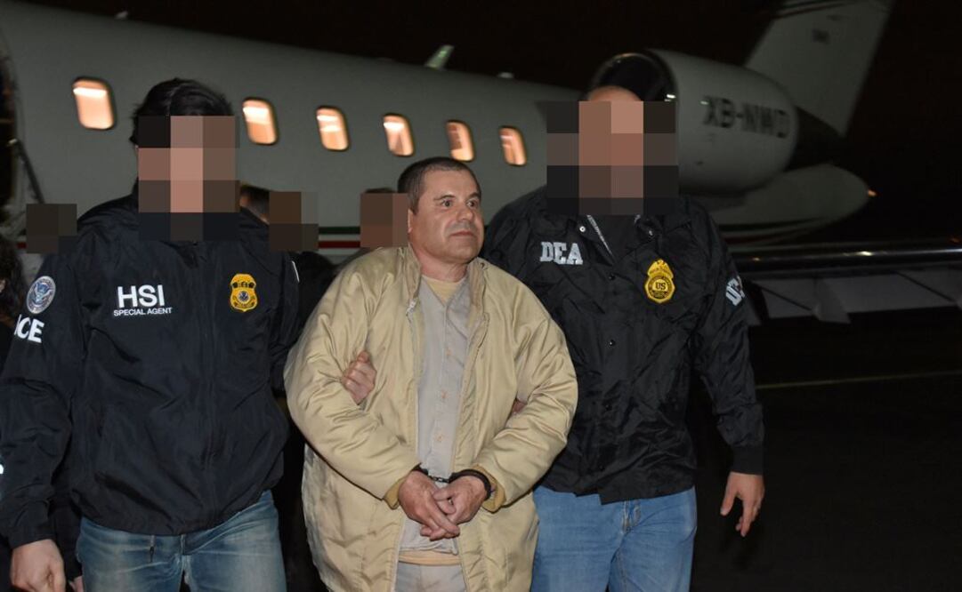 El Chapo Guzmán durante su extradición
