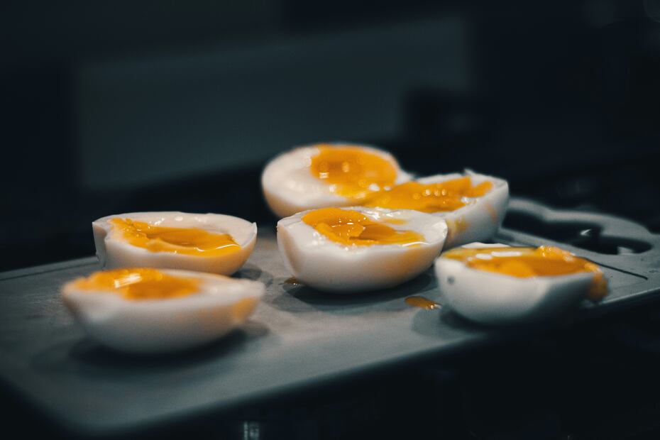 El huevo contiene luteína, colina y vitaminas esenciales para el cuerpo. Foto: Freepik