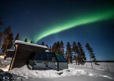 Pasa la noche en un iglú y observa auroras boreales