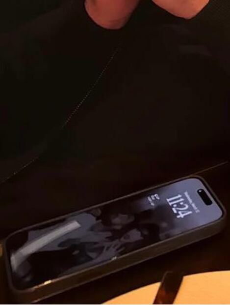 Fans de la cantante rápidamente encontraron este detalle en una de las fotos. Foto: Instagram