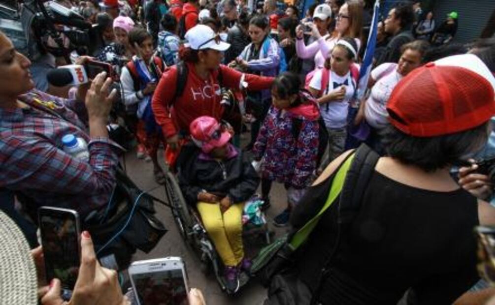 Inicia petición de asilo de migrantes a EU