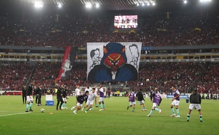 Cae aficionado del Atlas del tercer piso de palcos del Estadio Jalisco
