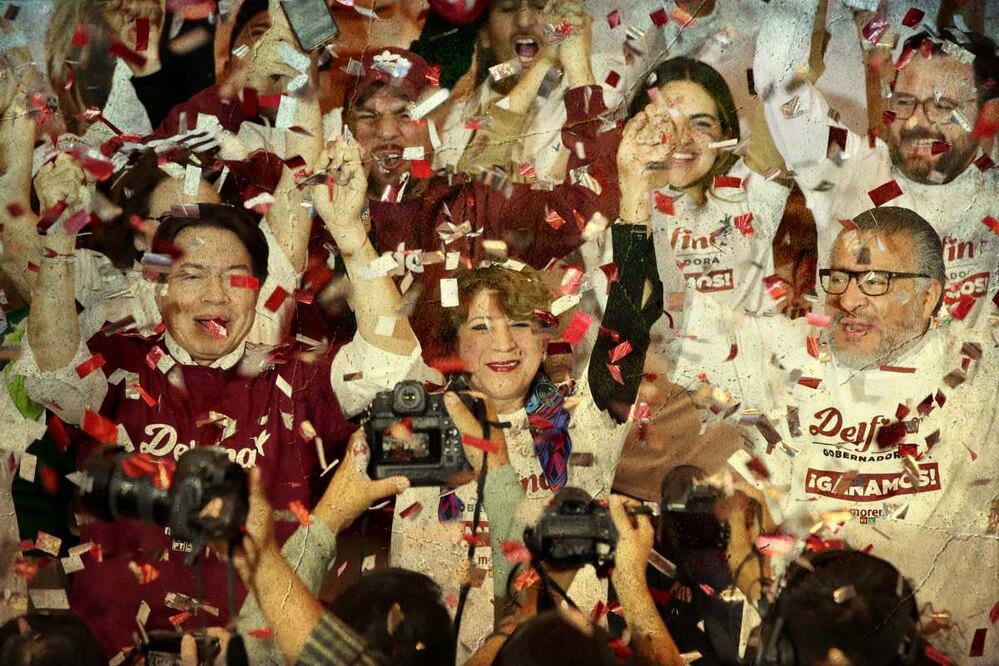 Delfina Gómez festeja su victoria en el Estado de México junto a Mario Delgado y Horacio Duarte. Foto de Valente Rosas EL UNIVERSAL