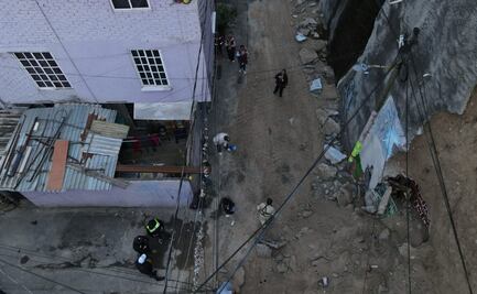Deslizamiento de tierra afecta viviendas en Álvaro Obregón; evacúan a 15 personas tras desprendimiento