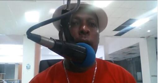 Asesinan a locutor de radio en transmisión en vivo