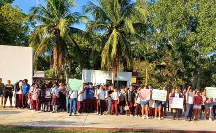 Padres de familia toman instalaciones de secundaria en Yucatán por falta de maestros
