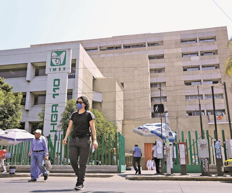 Si se registra un deceso en una unidad de salud, el personal debe usar protección para el manejo, transportación y cuidados mortuorios. ARCHIVO EL UNIVERSAL