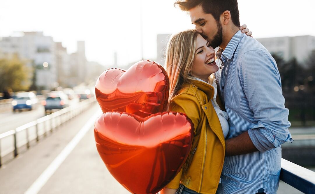 Ella apreciará mucho más un obsequio en el que se note tu cuidado al elegirlo./ Fotos: Istockphoto y marcas