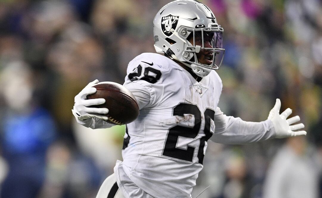 La estrella de la noche convirtiendo la anotación ganadora / Foto: AP