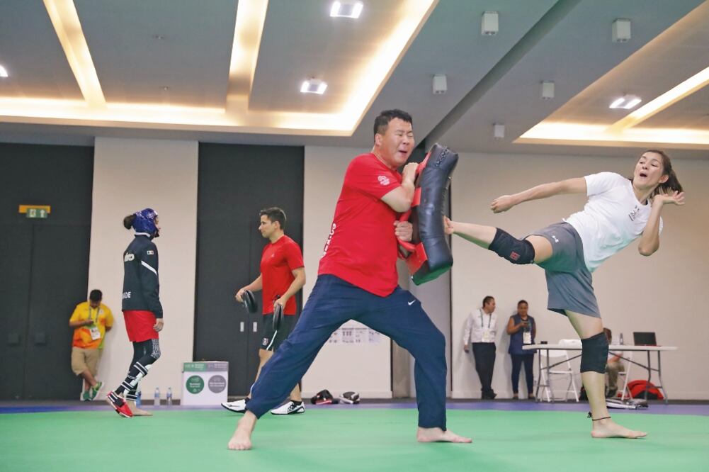 La taekwondoína siente orgullo por ser una esperanza para los mexicanos (IVAN STEPHENS. EL UNIVERSAL)