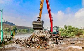 Retiran más de 80 toneladas de basura de presa El Ángulo y Río Hondo en Edomex; llantas, electrodomésticos y botellas PET entre los deshechos