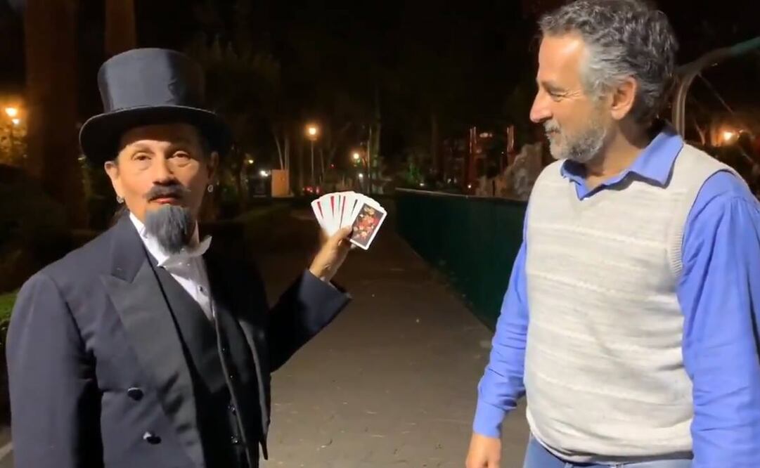 La senadora por Morena Jesusa Rodríguez vestida de mago (Foto: Twitter Jesusa Rodríguez)