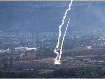 Hezbolá disparó 90 cohetes contra Israel, según ejército israelí