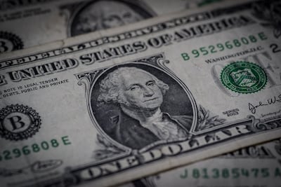 Dólar abre la semana a la baja en 18.37, espera de la decisión de política monetaria de Banxico