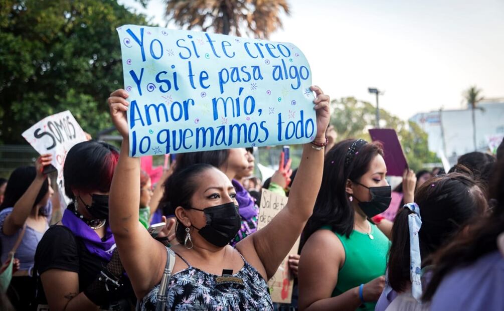 Protesta sobre la violencia contra las mujeres en Oaxaca. Foto: Claus Mendoza / EL UNIVERSAL