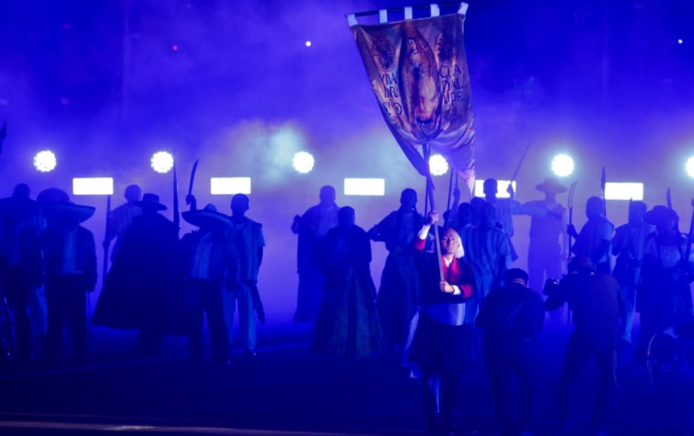 "El grito de libertad encabezado por don Miguel Hidalgo y Costilla. El júbilo de las tropas al finalizar la guerra de independencia. La dignidad de nuestro pueblo para defenderse de potencias extranjeras", dijo. Foto: Carlos Mejía/EL UNIVERSAL