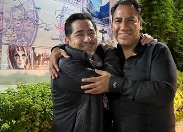 Gobernador de Chiapas ofrece disculpas por fotografía junto a Carlos Macías; el cantante es acusado de violencia familiar
