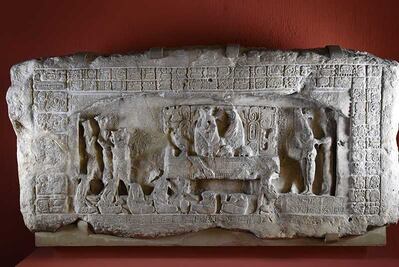 Joven revela los secretos de la escritura maya