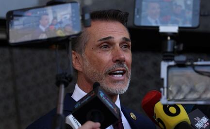 Sergio Mayer denuncia que "maltrato" en Morena lo hizo renunciar; afirma que seguirá votando a favor de la 4T