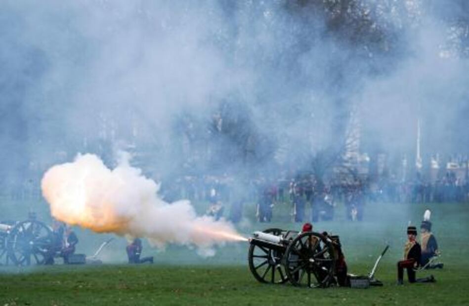 La reina Isabel II celebra 66 años en el trono británico