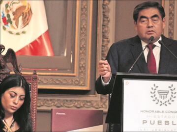 Le robaron el partido al Puebla, dice el gobernador Miguel Barbosa