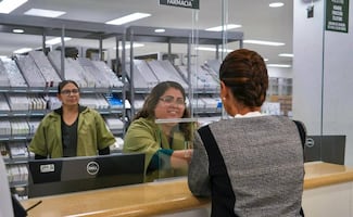 Sheinbaum realiza visita sorpresa a hospital del IMSS en Ciudad Juárez; supervisa abasto de medicamentos