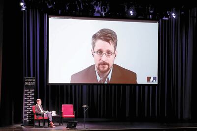 Washington demanda a Snowden por su libro