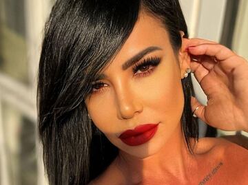 Lis Vega tiene el top color pastel ideal para hacer ejercicios