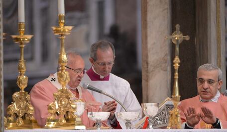 Papa llama a un compromiso global de pacto climático