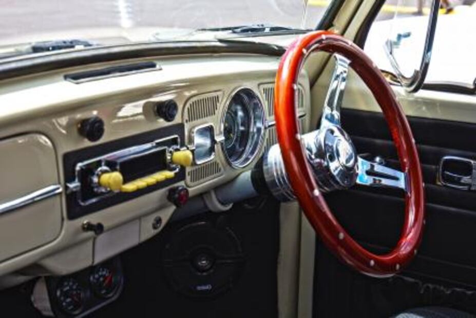 Por qué en algunos países el volante está del lado derecho