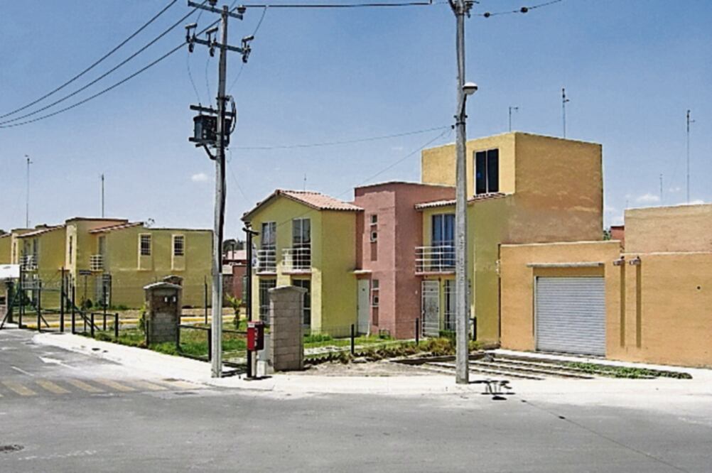 Los ingresos de la desarrolladora de vivienda GEO en el primer trimestre de este año se redujeron 13.1%, para alcanzar 192.2 millones de pesos, pero su deuda financiera sumó 3 mil 706 millones de pesos. Foto: ARCHIVO EL UNIVERSAL