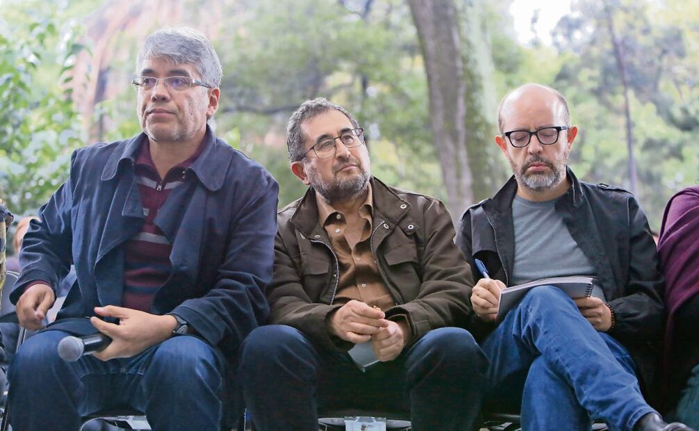 En el Parque España, vecinos de las colonias Roma y Condesa expusieron sus propuestas y dudas al secretario de Gobierno, César Cravioto, y otros funcionarios capitalinos. Foto: Darío Luna / EL UNIVERSAL