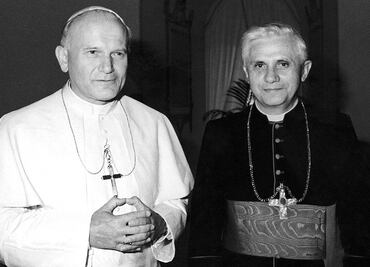 Cuando Ratzinger quiso renunciar a la Congregación para la Doctrina de la Fe y el Papa Juan Pablo II lo negó
