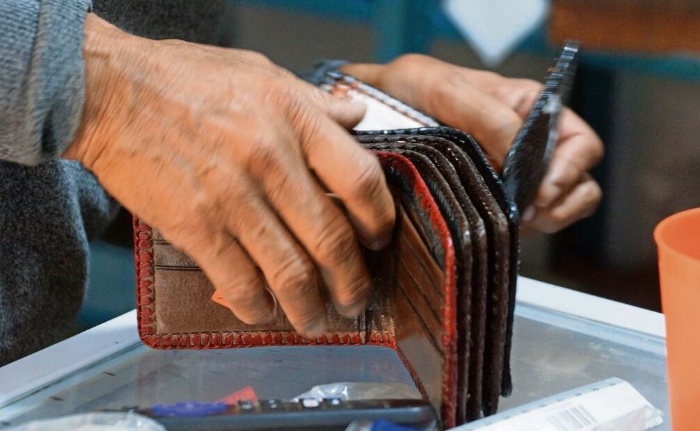 El precio de sus producto depende de la calidad de la piel que utilizó. (Foto: Edwin Hernández/EL UNIVERSAL)