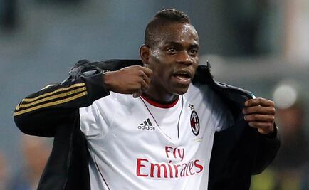 Balotelli pasa exámenes médicos y regresa al Milán