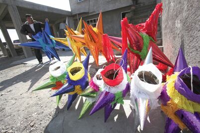 En Temoaya defienden la creación artesanal de piñatas