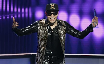 Raymix pone ritmo a la mañanera y entra a la lista de las “10 rolas buenas, buenas” de AMLO