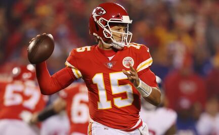 Mahomes intenta aprovechar ausencia de Aaron Rodgers