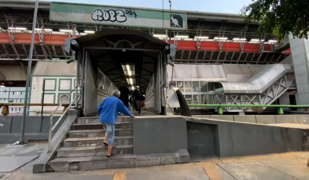 El servicio en la Línea B del Metro reanudó servicio este jueves 8 de mayo, tras presentar problemas el día de ayer miércoles. Foto: Axel Sánchez/EL UNIVERSAL