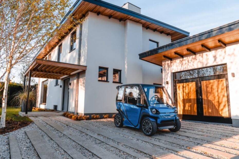 Conoce al Squad, el mini auto eléctrico que se recarga con el sol