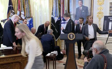 Ejecutivo se desmaya en evento de Trump para anunciar reducción de precios de fármacos para bajar de peso