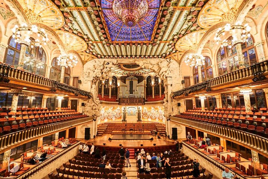 Reserva una visita guiada al Palau de la Música Catalana, una obra modernista del arquitecto Lluís Domènech. Foto: Alberto Alcocer (@beco.mx)