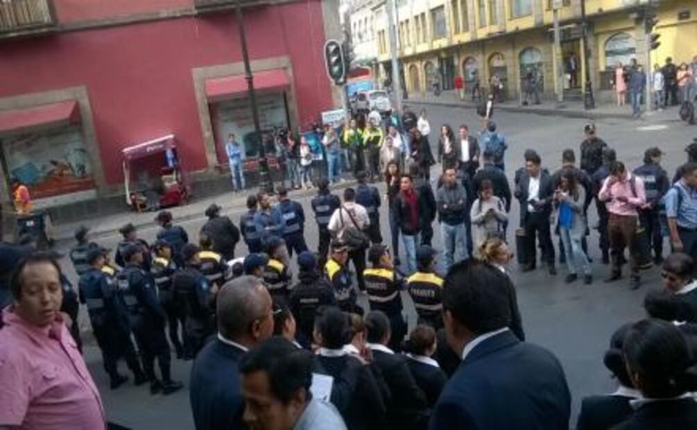 Delegado de Tláhuac llega a Asamblea para comparecencia