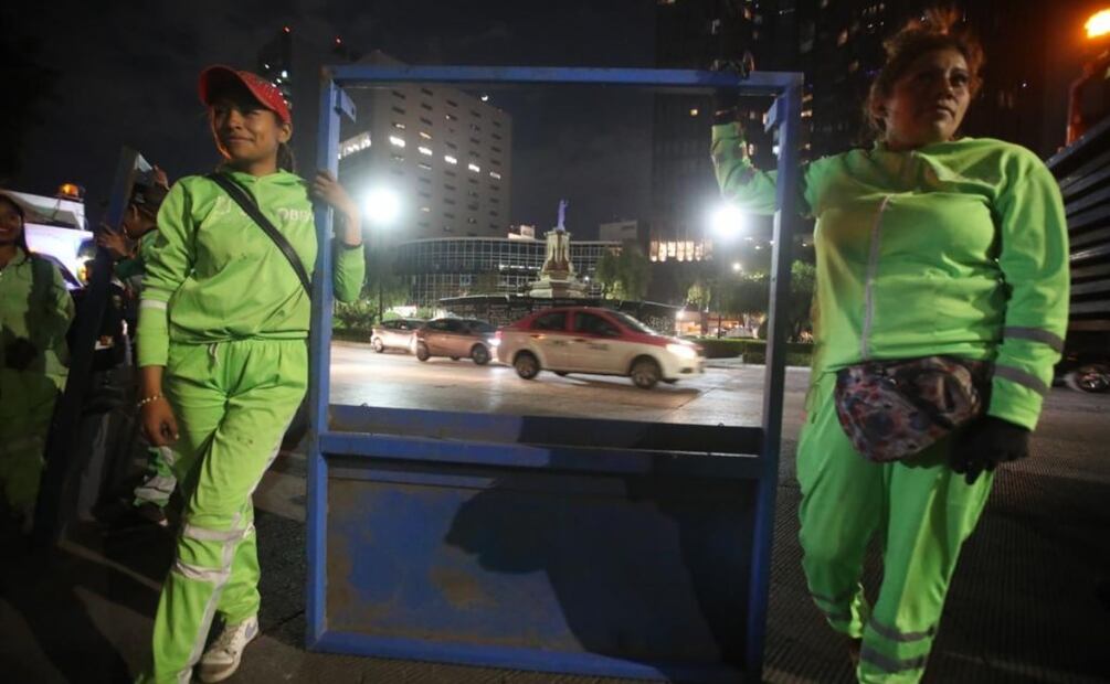 Colocan vallas metalicas en Glorieta de las Mujeres para colocar estatua de la Joven de Amajac. Foto: Valente Rosas. EL UNIVERSAL