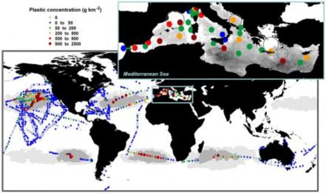 Desde el espacio luchan contra la contaminación por plásticos en el mar
