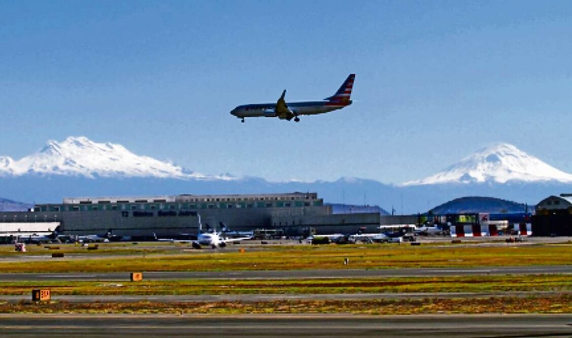 El presidente Andrés Manuel López Obrador confió en materia de aviación se recupere pronto la categoría uno. Foto: archivo/EL UNIVERSAL