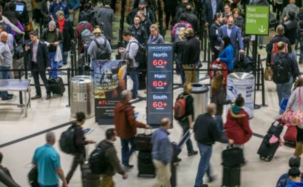 Aeropuertos de Estados Unidos, afectados por cierre parcial de gobierno