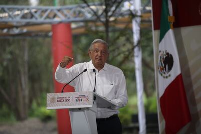 Tras regalo-bomba en Salamanca, AMLO insiste en su política de "abrazos no balazos"