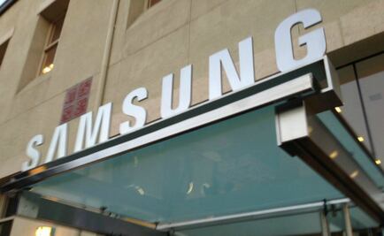 Samsung intenta vender sus smartphone afuera de una Apple Store